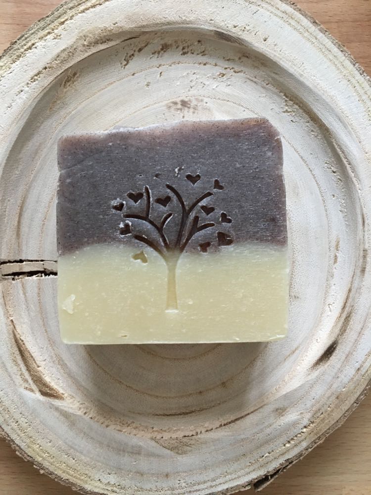 BEZ OBALU - Mýdlo s cejlonskou skořicí a mandlovým olejem